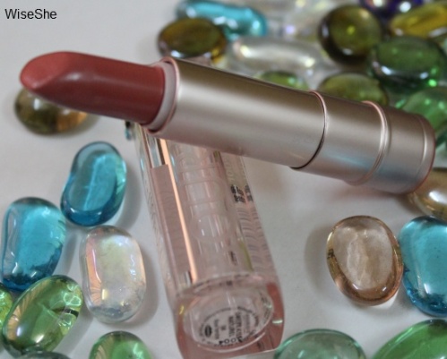 Bourjois-rose-tendre-lipstick-review-+-pink-lipstick